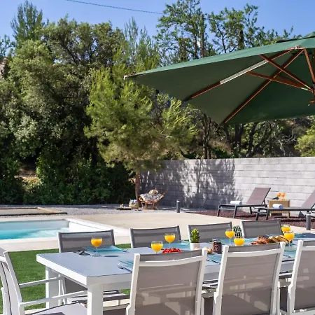 Contemporary With Private Pool فيلة *